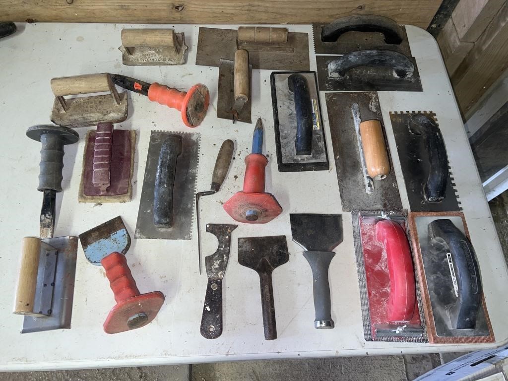 Trowels, chisels, & mudding tools