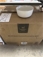 MM 24 pc stoneware dinnerware set- white