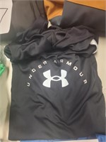 Under Armour YM hooded shirt