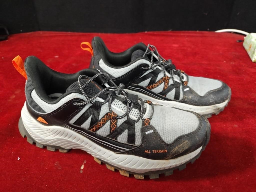 Men's Size 9.5 Ozark Trail Shoes Pre Owned