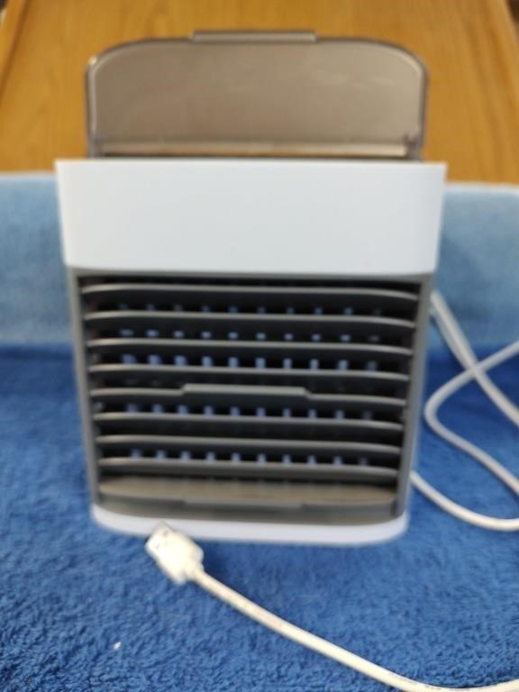 Portable Air Conditioner - USB Plug -6" x  6"