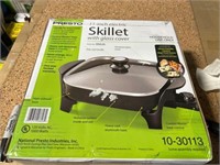 Presto 11  Electric Skillet with Glass Cover