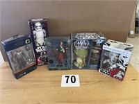 LOT OF MISCELLANEOUS STAR WARS ITEMS