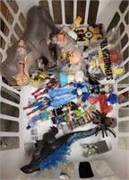 TRAY OF ASSORTED ACTION FIGURES