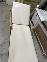 MM Lounge chair & cushion