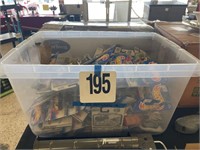 TOTE OF 115 HOT WHEELS