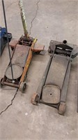 Pair of hydraulic jacks. Unknown weight rating,