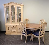 DINING TABLE W/2 LEAVES & 4 CHAIRS & TABLE PADS,