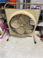 Working metal vintage fan