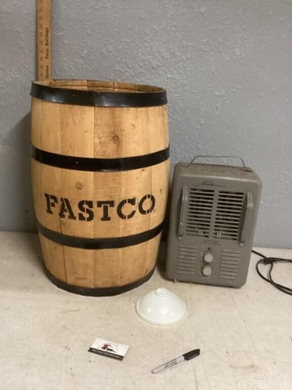 Fasco wooden barrel and space heater works as it