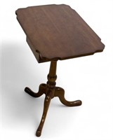 PA House Queen Anne Style Sewing Stand
