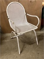 Metal lawn chair