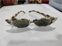 Vintage cat eye sunglasses marked (holiday - 317)