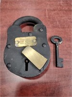 Chicago Rock Island railroad lock with key