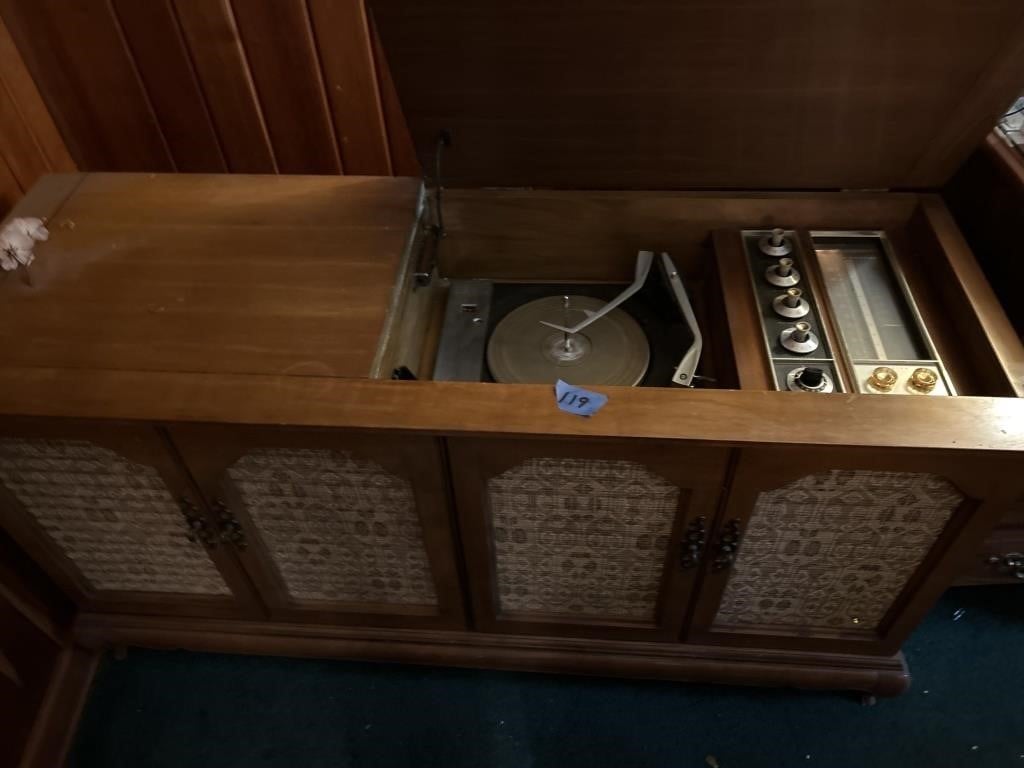 Old Westinghouse stereo with record player AM/FM