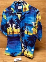 Vintage bouvy Hawaiian shirt size medium