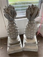 Concrete pineapples