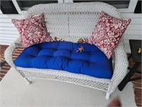 51x33x28 white wicker bench with cushions and