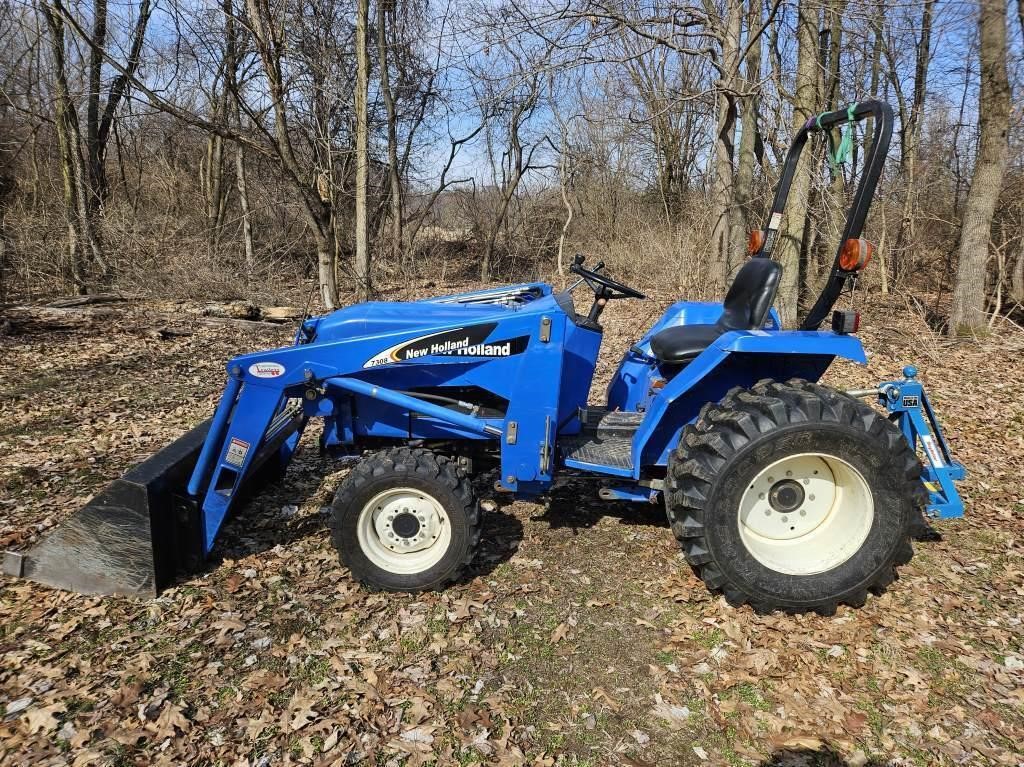 2007 New Holland TC30 4WD w/ Loader ONLY 510 hours