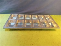 Metal divided baking tray