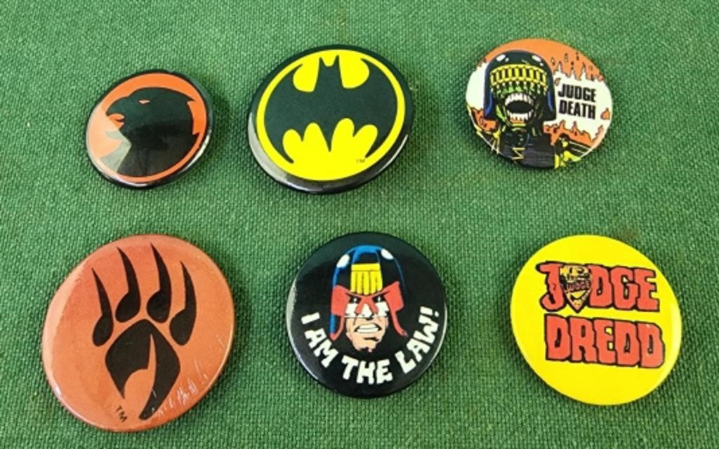 DC comics pin, Batman  hawkman, judge dredd ,