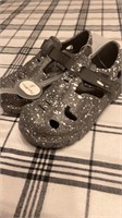 C11) New with rag summer shoes kids sz 8 run a