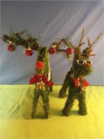 2 Christmas reindeer decorations
