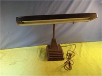 Vintage desk lamp. Does power on