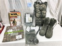 Lot of assorted military items and clothing