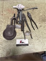 The electrician pliers