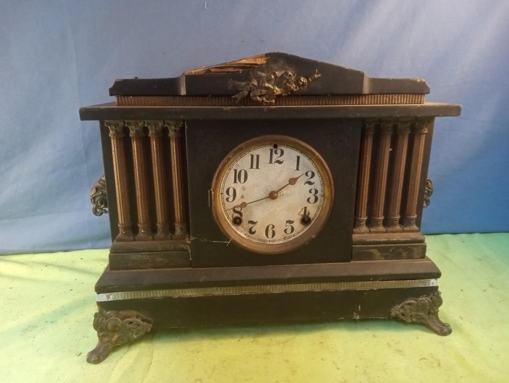 Vintage Mantle clock. Needs repairs