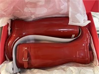 new hunter boots size 8m - Military red
