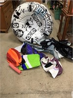 6 assorted pool toys