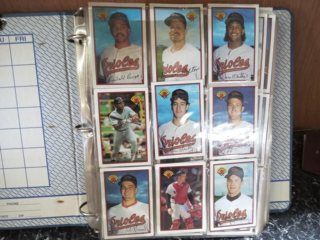 BOOK OF BASEBALL CARDS & W/SIGNATURES - SEE DESC
