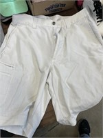 Callaway Golf shorts size 32