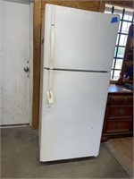 Kenmore Refrigerator Freezer w/Icemaker