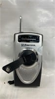 Working AM/FM battery / crank power radio