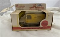 Ertl Die Cast 1913 Ford Delivery Coin Bank 1:25
