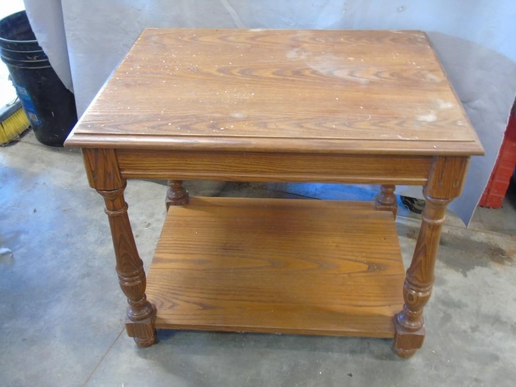 End table 26 x 20 x 31