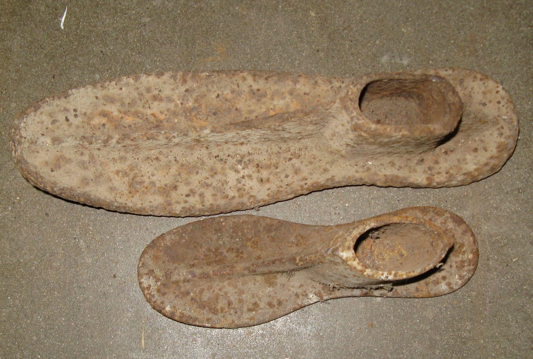 2 Cast Iron Shoe Cobbles 10 1/2 & 7