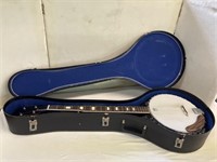 Remo weather king banjo with case