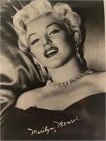 Marilyn Monroe facsimile signed photo. 5x7 inches