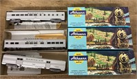 3 Athearn train cars