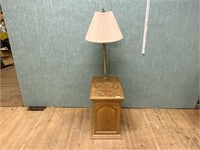 End Table W/ Lamp