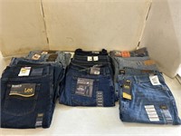 Men"s Jeans Size 42 x 30. New with Tags