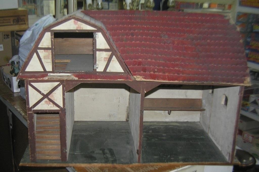 Antique barn shaped model/building/child's play ho