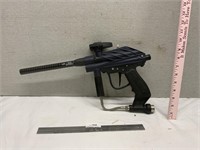 Raider Paintball Gun