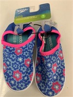 Kids Size Medium Water Shoes (Open Box, New)