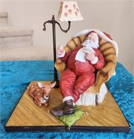 F - WHITLEY BAY LTD ED SANTA LISTS FIGURINE (L49)