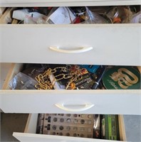 F - EVERYTHING IN 3 DRAWERS! (G48)